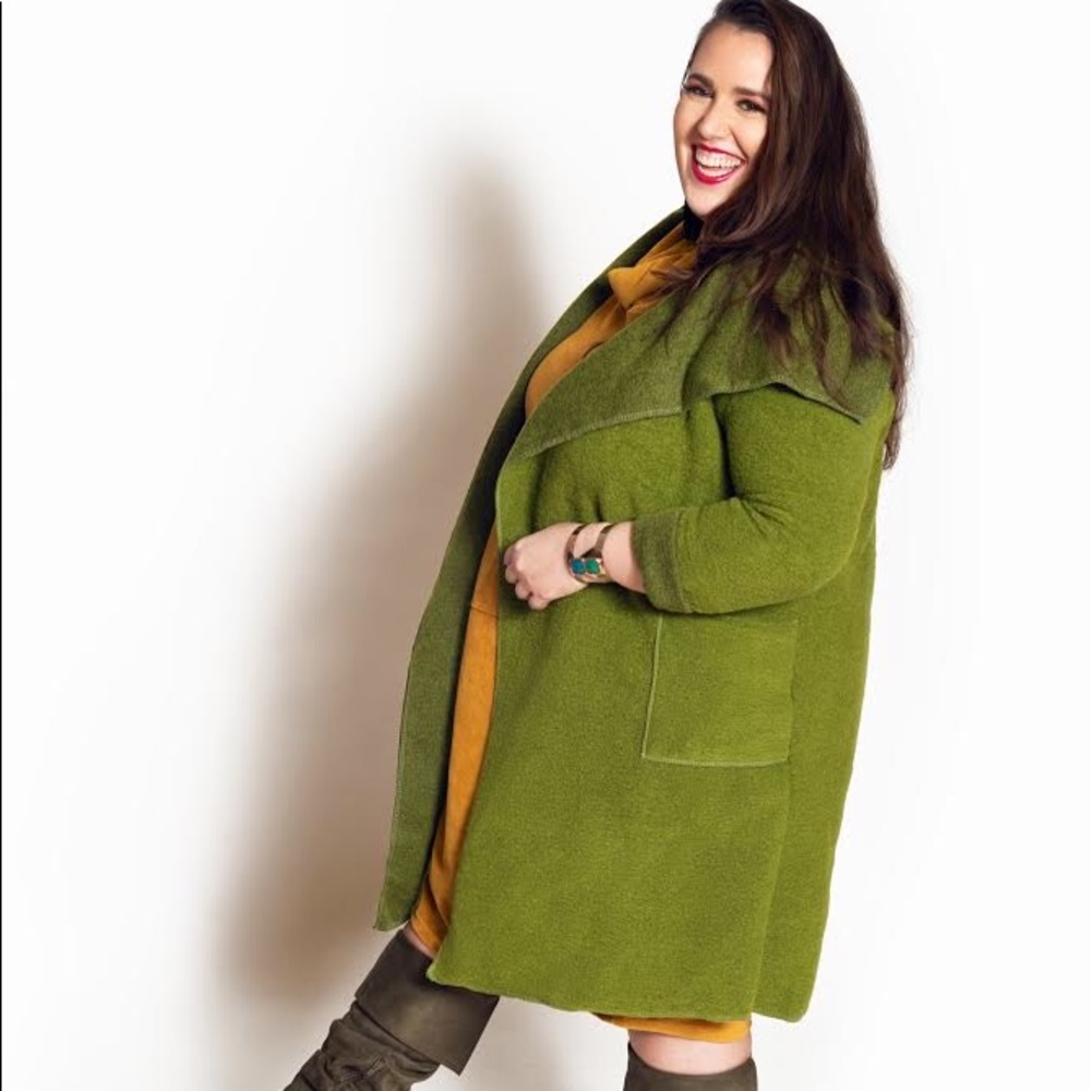 Bajii Italian Wool Blend Coat, Made in Italy.